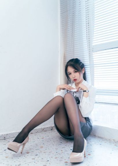 欧美人像背影图_HD完整在线观看