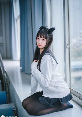 欧美女生性感露肩头像_国语迅雷下载