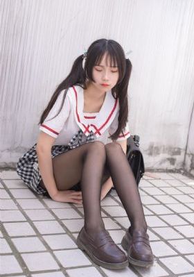 欧美大胸名模_1080完整在线观看